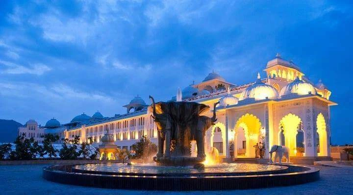 Radisson Blu Palace Resort & Spa, Udaipur
